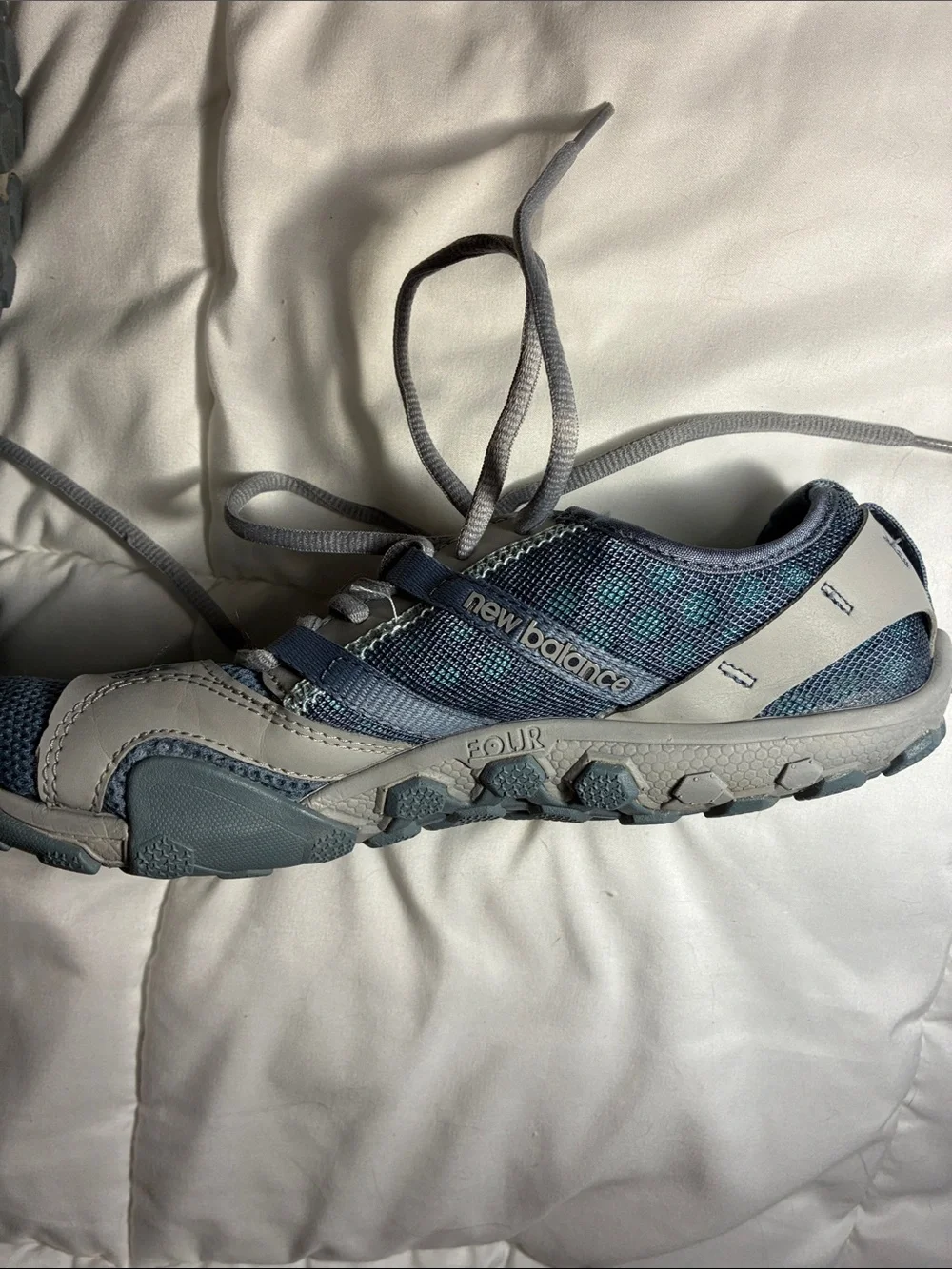 New Balance Women’s Minimus 10V2 Gray/Blue Trail Sneakers Size 9.5